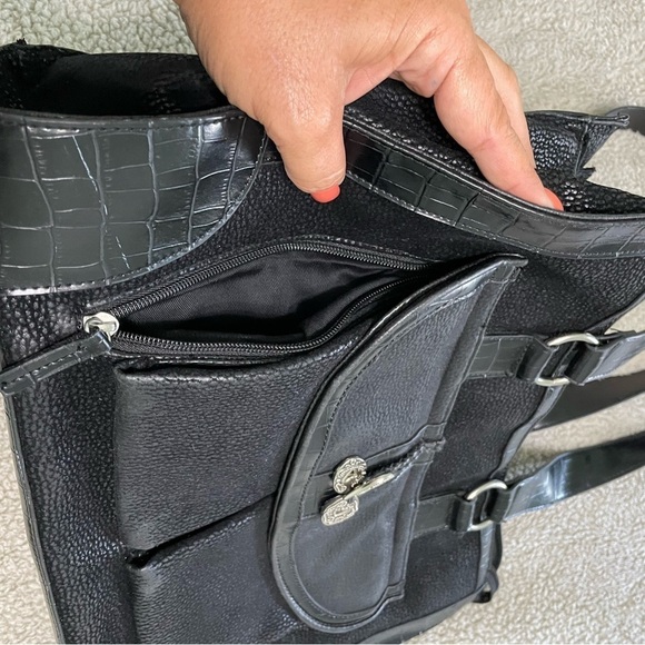 Coldwater Creek black bag is very roomy with several different compartments - Picture 5 of 8